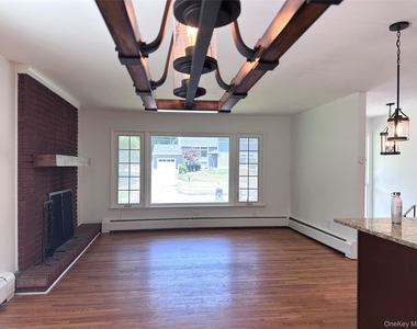 171 Roosevelt Road - Photo Thumbnail 15