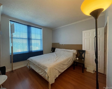 300 Mamaroneck Avenue - Photo Thumbnail 3