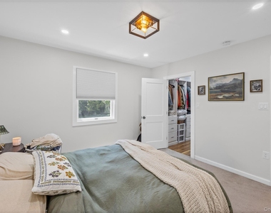 68 Crescent Lane - Photo Thumbnail 27