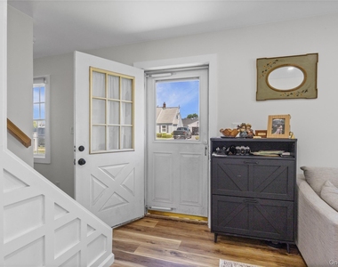 68 Crescent Lane - Photo Thumbnail 2