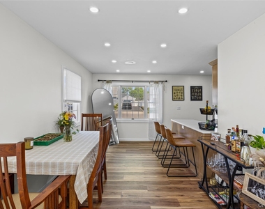 68 Crescent Lane - Photo Thumbnail 10