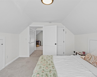 68 Crescent Lane - Photo Thumbnail 20