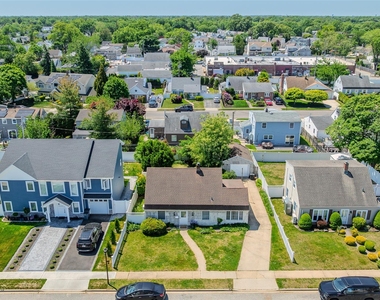 68 Crescent Lane - Photo Thumbnail 44
