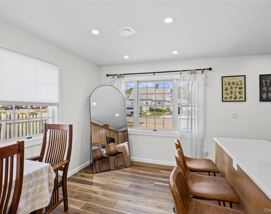 68 Crescent Lane - Photo Thumbnail 11