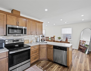 68 Crescent Lane - Photo Thumbnail 15