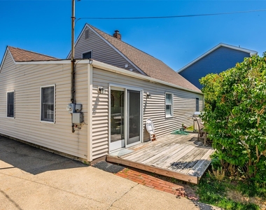 68 Crescent Lane - Photo Thumbnail 40