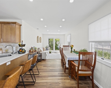 68 Crescent Lane - Photo Thumbnail 12