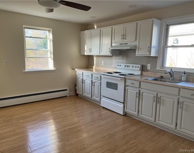 1225 E Main Street - Photo Thumbnail 4