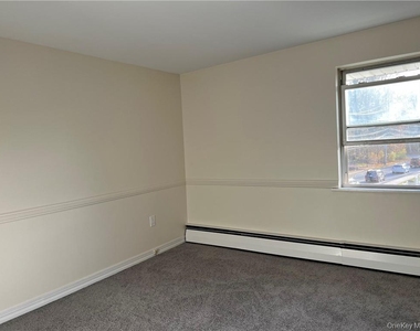 1225 E Main Street - Photo Thumbnail 5