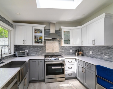19 Maryland Avenue - Photo Thumbnail 13