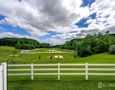 3305 Charleston Drive - Photo Thumbnail 24