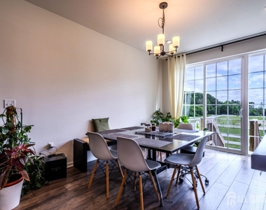 3305 Charleston Drive - Photo Thumbnail 13
