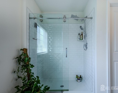 3305 Charleston Drive - Photo Thumbnail 18