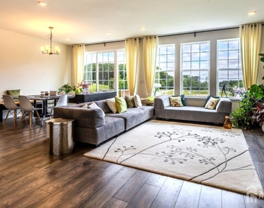 3305 Charleston Drive - Photo Thumbnail 9