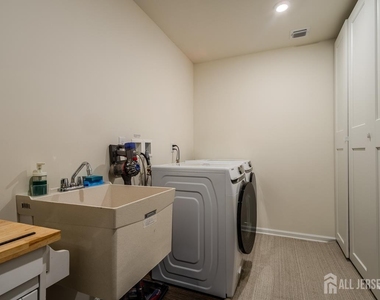 3305 Charleston Drive - Photo Thumbnail 19