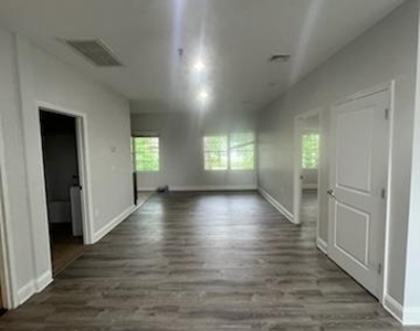495 Avenel Street - Photo Thumbnail 1