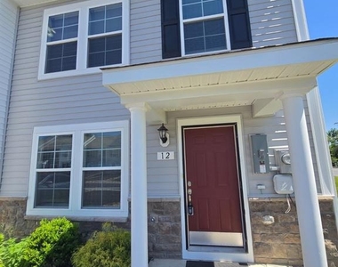 12 Pitch Pine Court - Photo Thumbnail 1