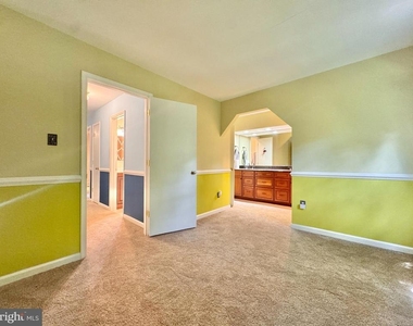 2026 Admiral Drive - Photo Thumbnail 12
