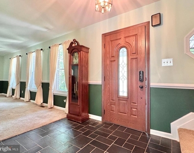 2026 Admiral Drive - Photo Thumbnail 11