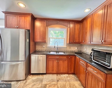 2026 Admiral Drive - Photo Thumbnail 5
