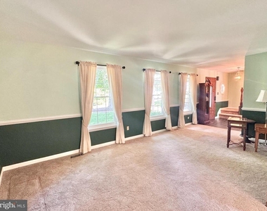 2026 Admiral Drive - Photo Thumbnail 8