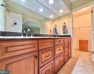 2026 Admiral Drive - Photo Thumbnail 14