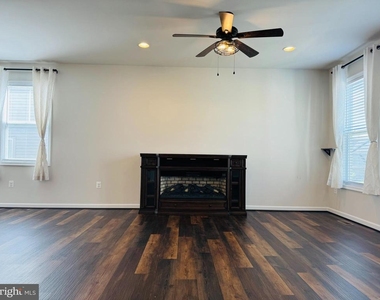 454 Coastal Avenue - Photo Thumbnail 2