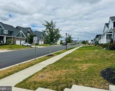 454 Coastal Avenue - Photo Thumbnail 33