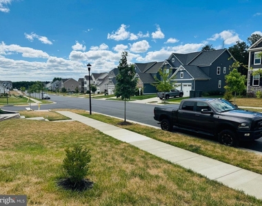 454 Coastal Avenue - Photo Thumbnail 34