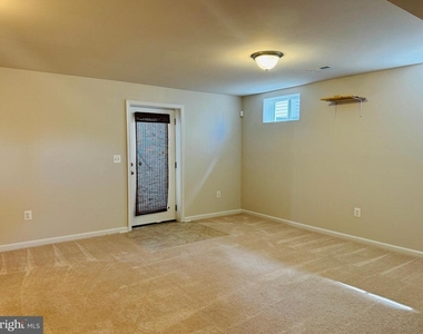 454 Coastal Avenue - Photo Thumbnail 28