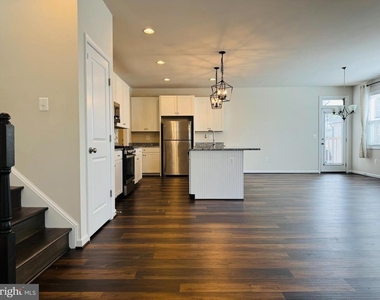 454 Coastal Avenue - Photo Thumbnail 3