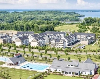 17958 Woods Overlook Drive - Photo Thumbnail 15