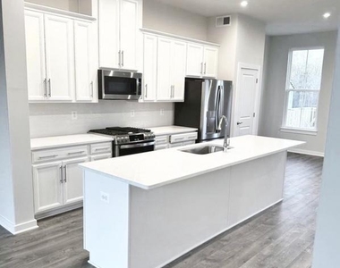 17958 Woods Overlook Drive - Photo Thumbnail 12