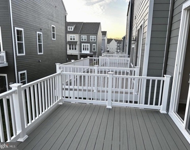 17958 Woods Overlook Drive - Photo Thumbnail 5