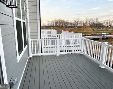 17958 Woods Overlook Drive - Photo Thumbnail 11