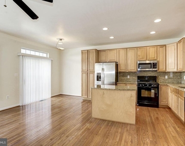 750 Monument Avenue - Photo Thumbnail 15