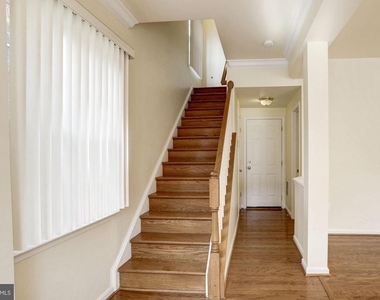 750 Monument Avenue - Photo Thumbnail 4