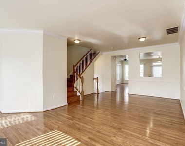 750 Monument Avenue - Photo Thumbnail 12