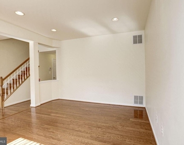750 Monument Avenue - Photo Thumbnail 5