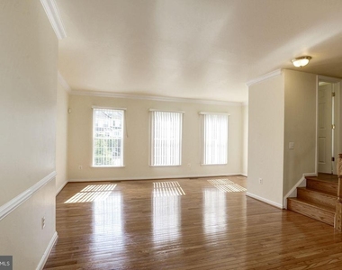 750 Monument Avenue - Photo Thumbnail 11