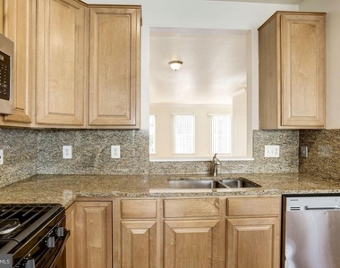 750 Monument Avenue - Photo Thumbnail 17