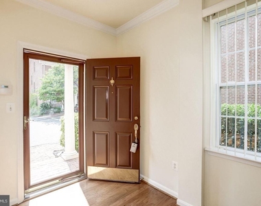 750 Monument Avenue - Photo Thumbnail 3