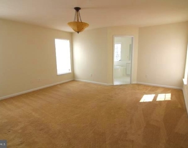 14201 Reidhall Place - Photo Thumbnail 32