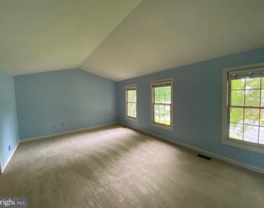 9621 Bainbridge Court - Photo Thumbnail 25