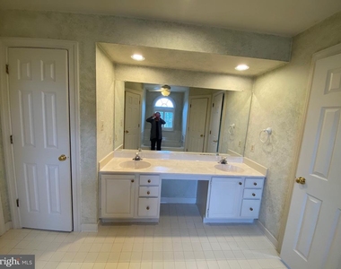 9621 Bainbridge Court - Photo Thumbnail 35