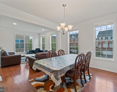 23265 Hanworth Street - Photo Thumbnail 4
