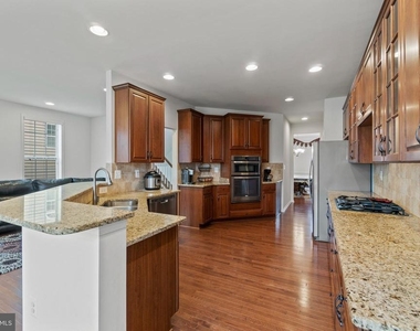 23265 Hanworth Street - Photo Thumbnail 6