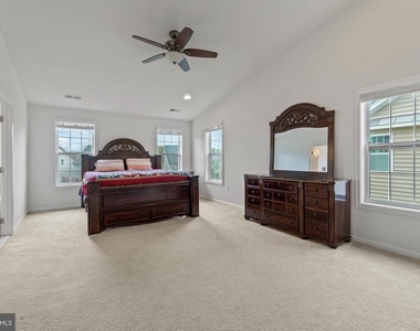 23265 Hanworth Street - Photo Thumbnail 10
