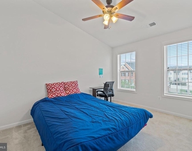 23265 Hanworth Street - Photo Thumbnail 14