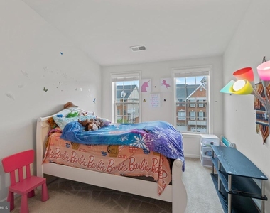 23265 Hanworth Street - Photo Thumbnail 16
